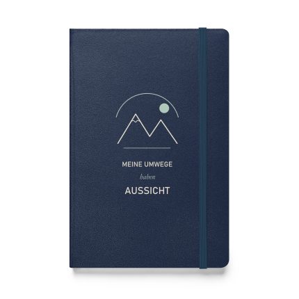 Marineblaues Hardcover-Notizbuch „Meine Umwege haben Aussicht“ mit cremefarbenen Bergen und salbeigrüner Sonne