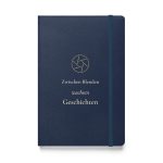 Notizbuch für Fotografen in Navy mit cremefarbener Schrift und goldenem Blendenmotiv – Vorderansicht